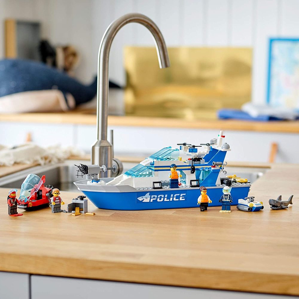 Lego 60277 sales