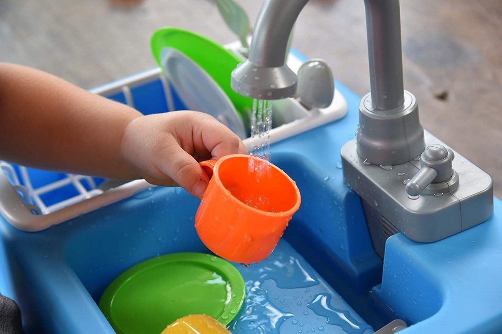 play kitchen sink with running water