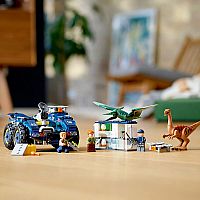 LEGO 75940 Gallimimus and Pteranodon Breakout