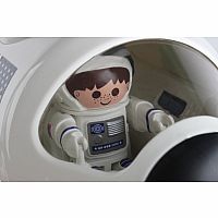 SPACE ADVENTURE CAPSULE W /ASTRONAUT