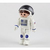 PT618411 SPACE ADVENTURE CAPSULE W /ASTRONAUT