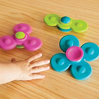 Fat Brain Whirly Squigz Ages 10m+